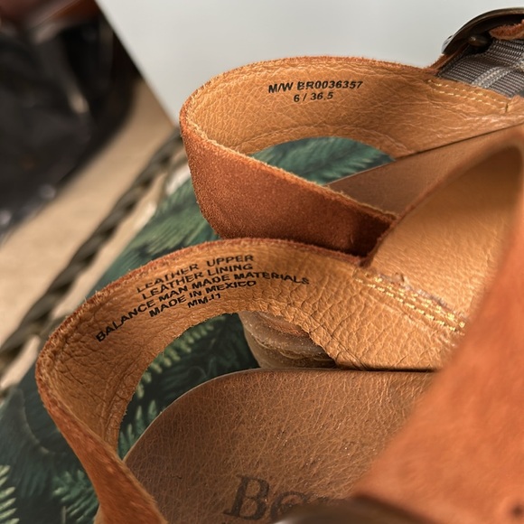 BORN Suede Sandals Size 6 M women's - Picture 3 of 10